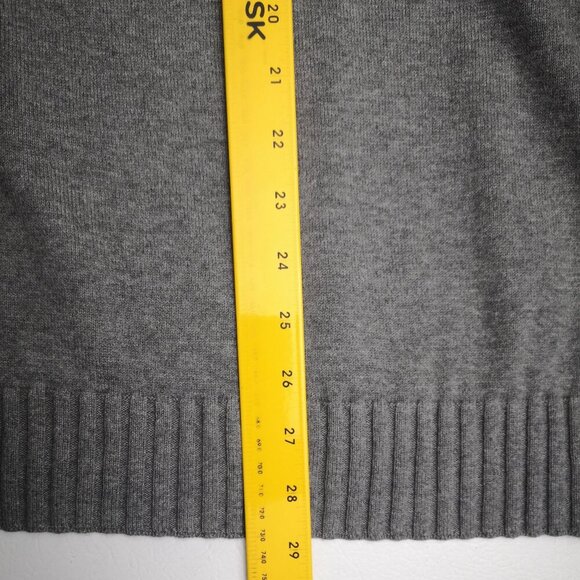 RW&CO. Men's Size Large Grey V-neck with Buttons Straight Fit Sweater - Picture 9 of 9